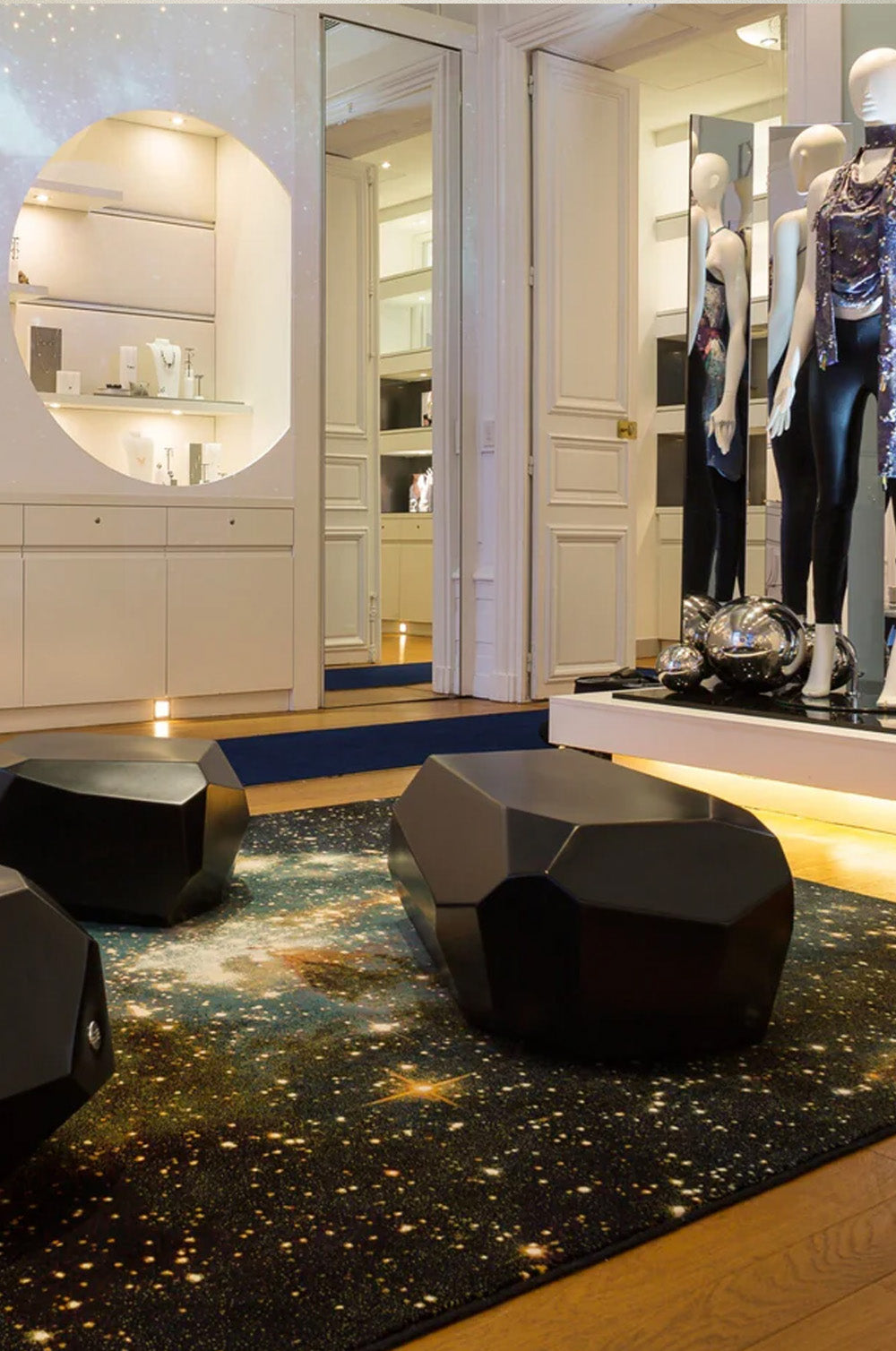 Swarovski Paris — Contract