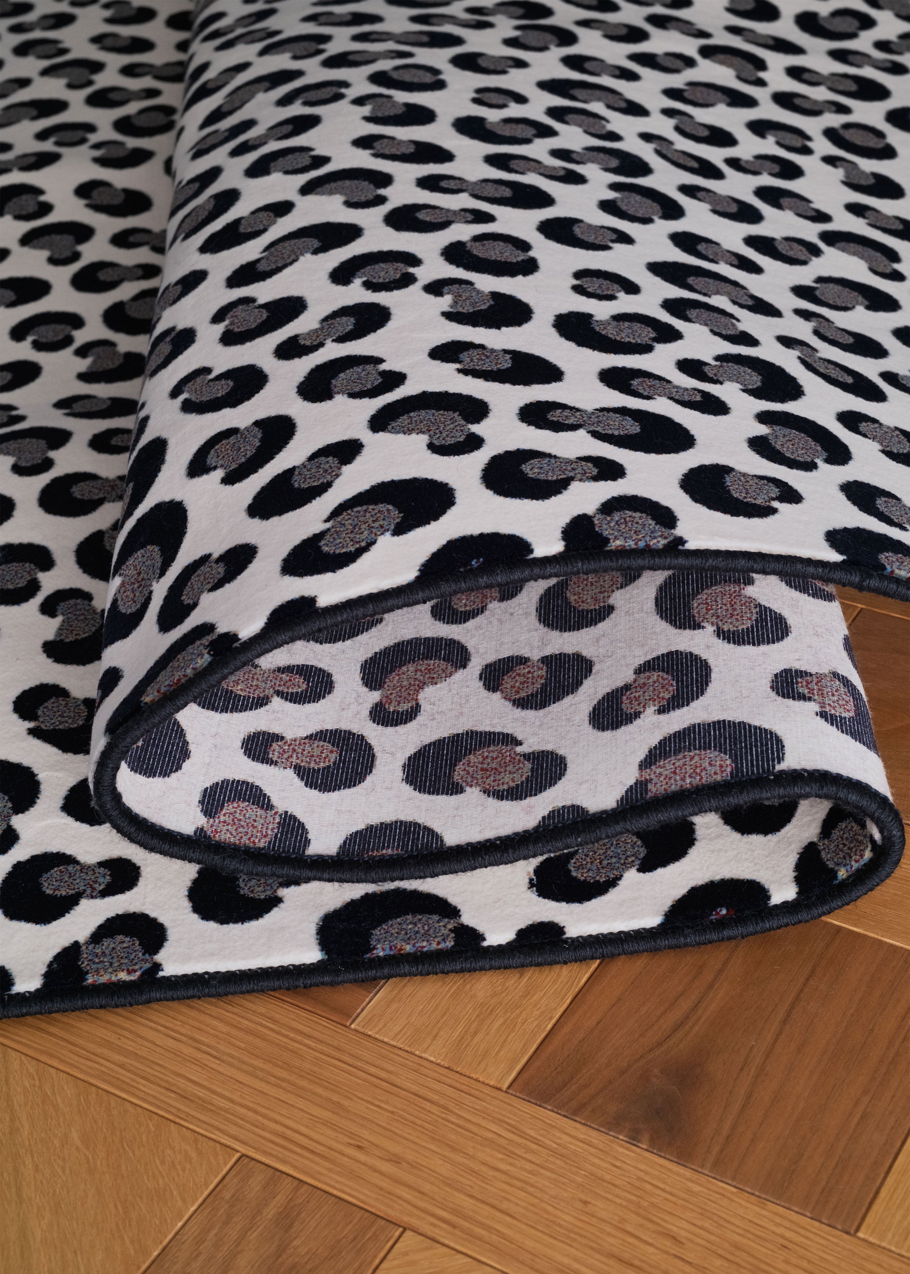 Rug Animalia Black and White Mini Spots