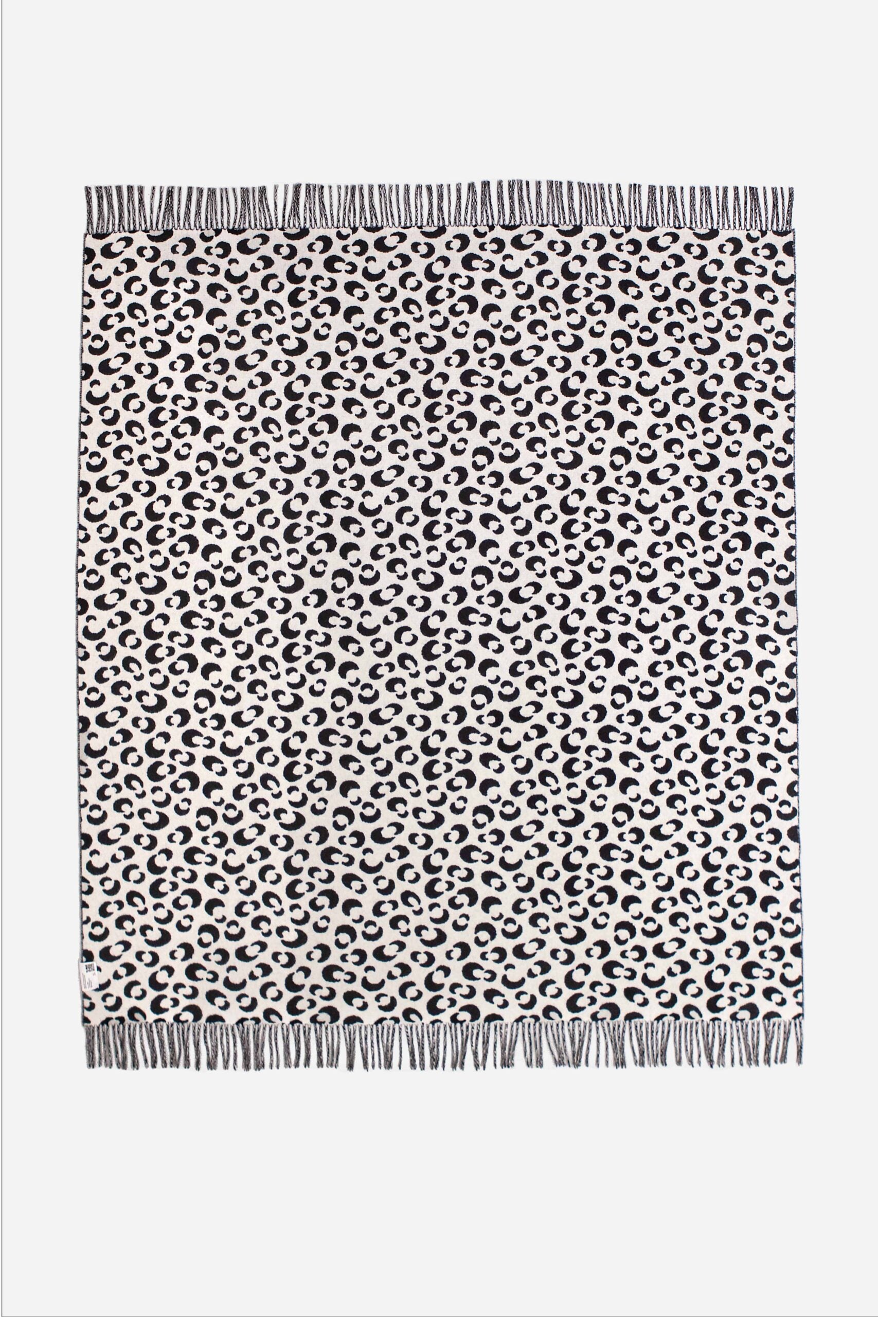 Blanket Animalia Black and White
